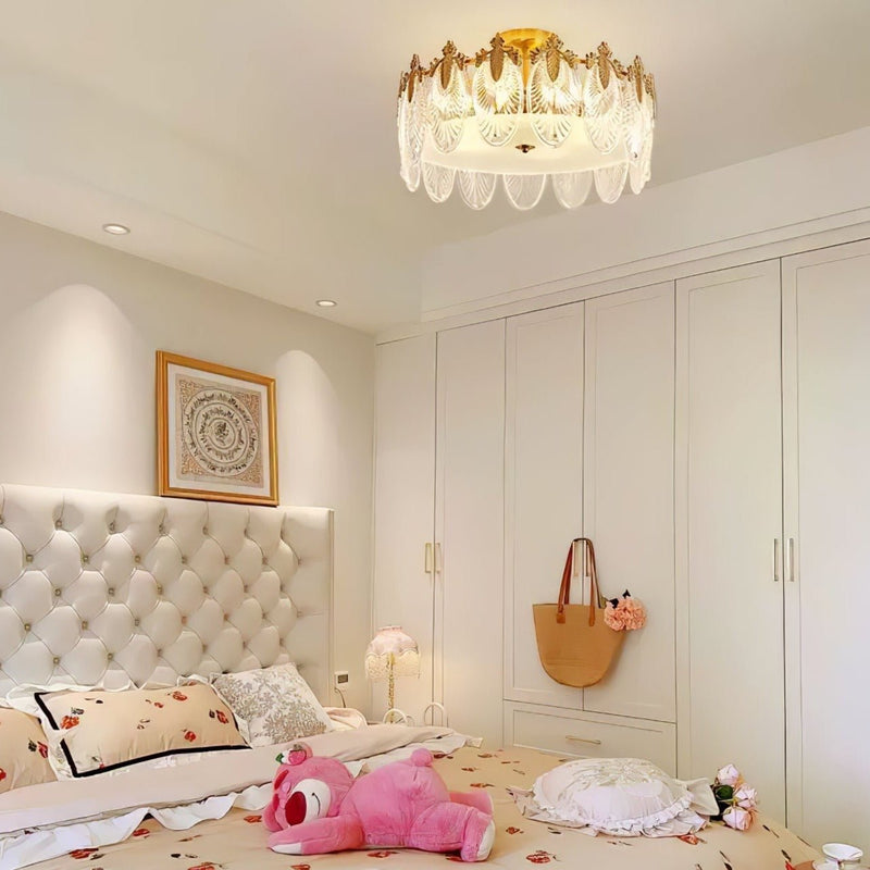 Lustre de vidro decorativo em formato redondo