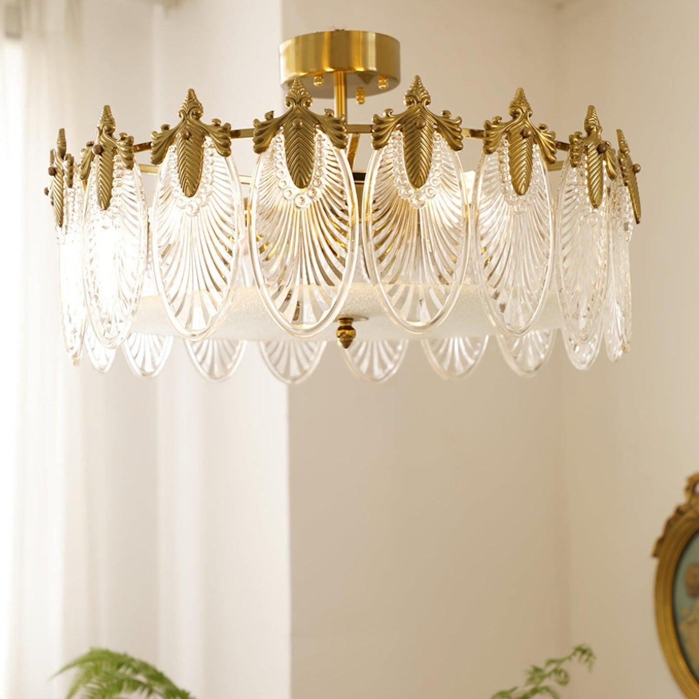 Lustre de vidro decorativo em formato redondo