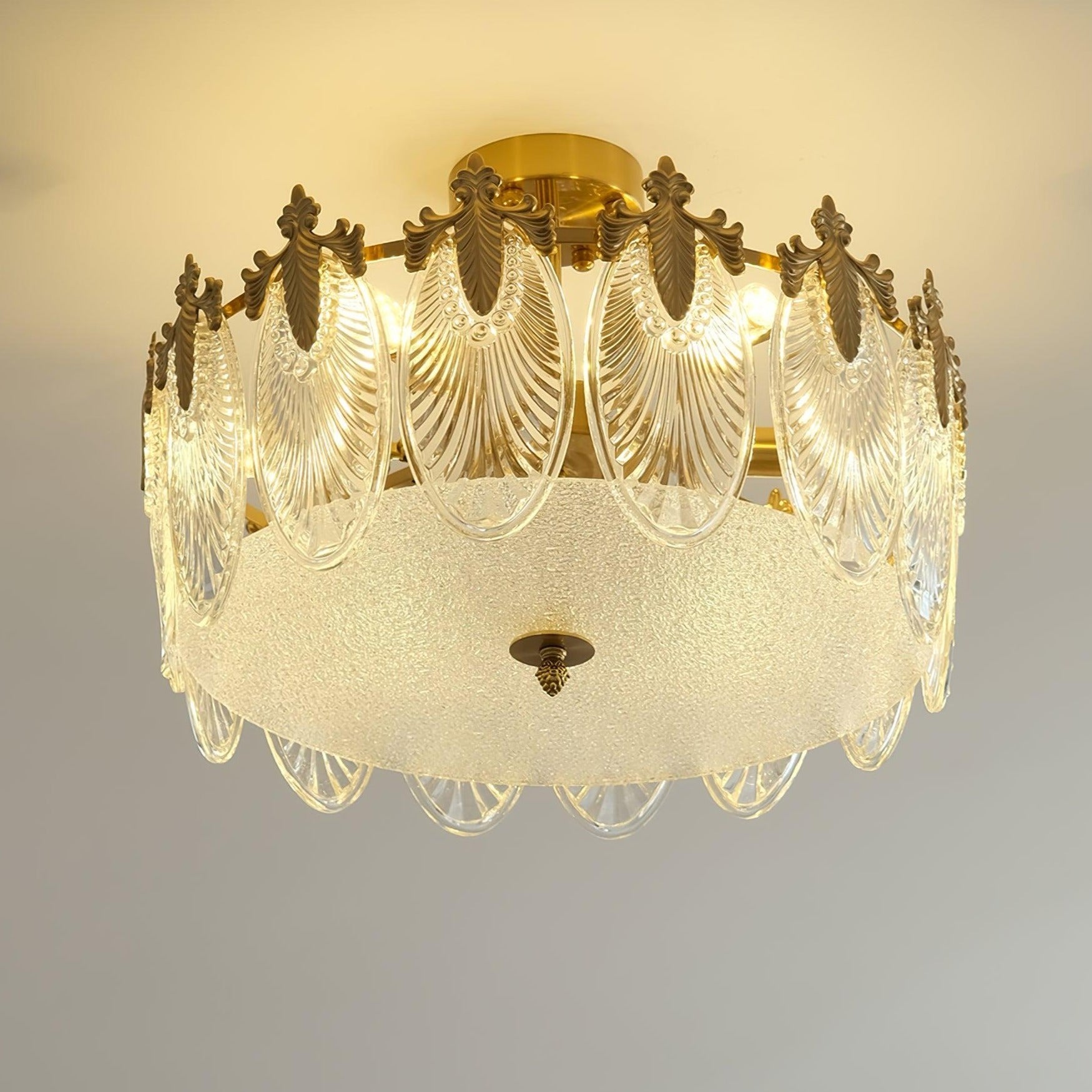Lustre de vidro decorativo em formato redondo