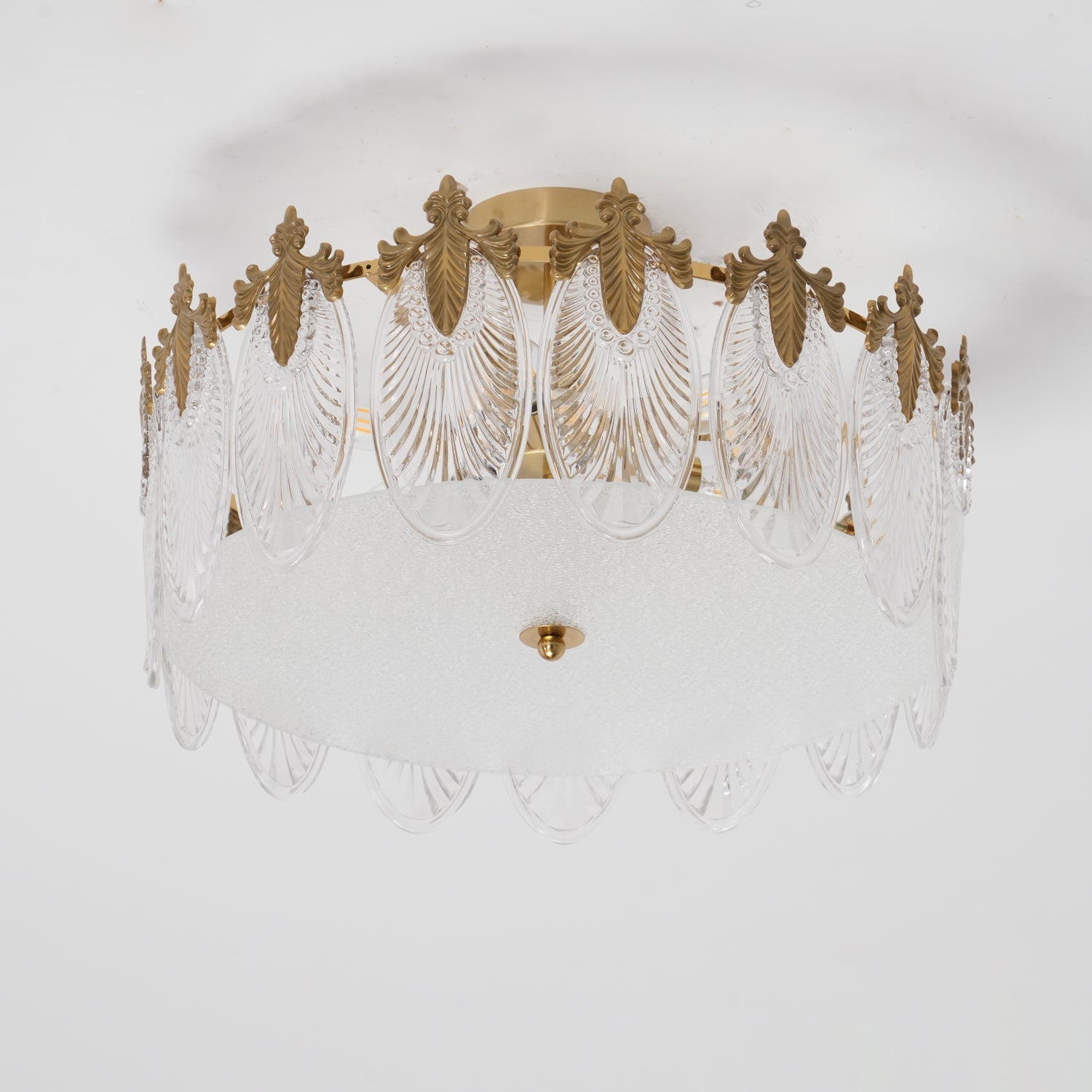 Lustre de vidro decorativo em formato redondo