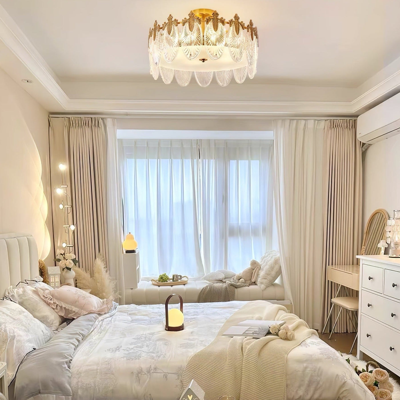 Lustre de vidro decorativo em formato redondo