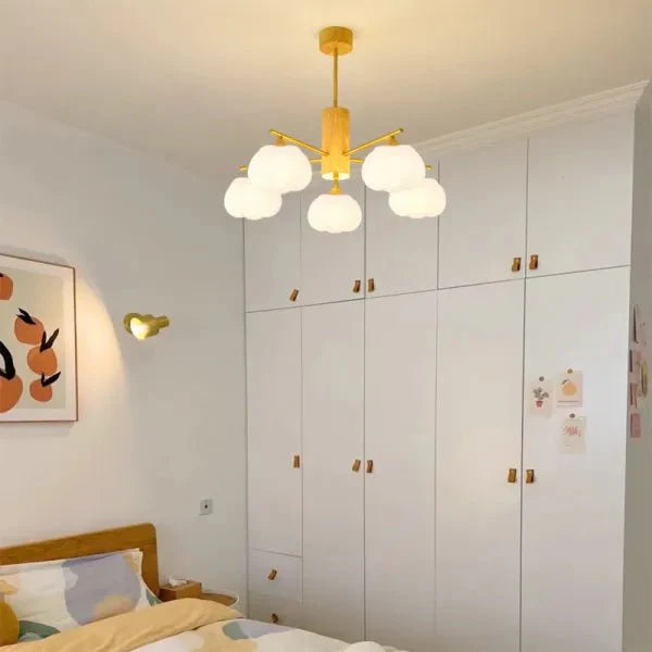 Lustre inovador de madeira com bolinhas de algodão para sala de estar