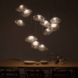 Lustre moderno em vidro soprado com design minimalista