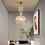 Lustre sofisticado em cristal com design elegante