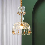 Lustre sofisticado em cristal com design elegante