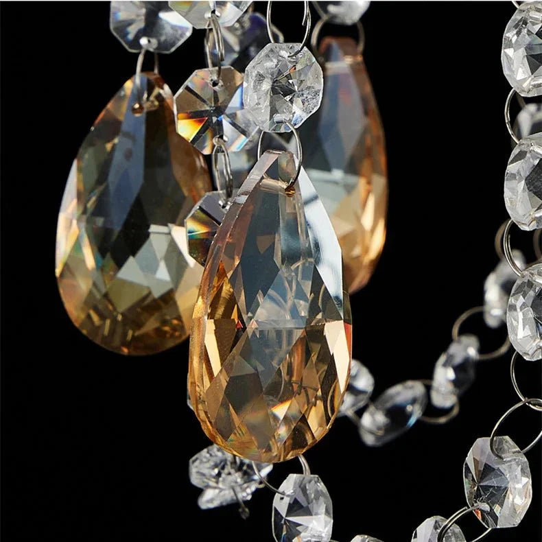 Lustre sofisticado em cristal com design elegante