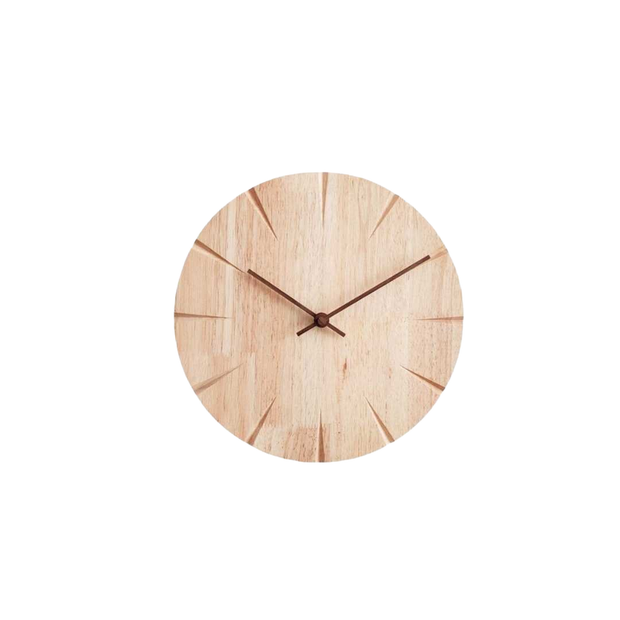 Relógio de parede em madeira para decoração interna minimalista.