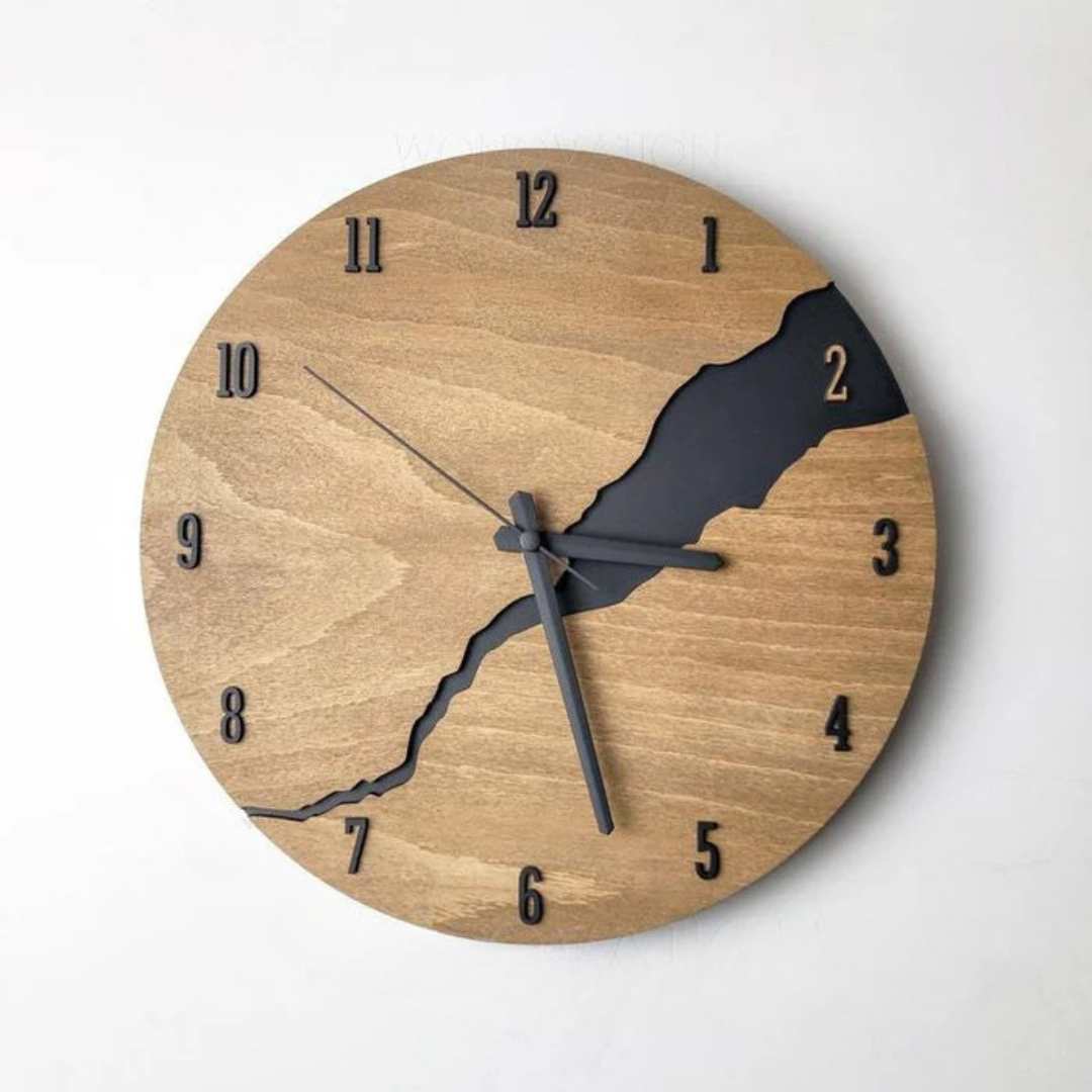 Relógio de parede sofisticado em madeira com um design clássico. Números 30X30 Cm