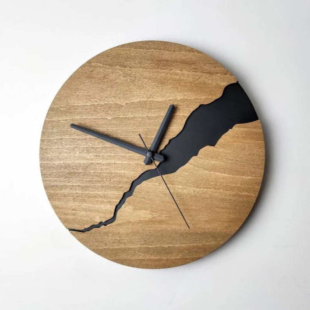 Relógio de parede sofisticado em madeira com um design clássico. Sem Marcação 30X30 Cm