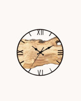 Relógio de parede transparente com design clean e moderno