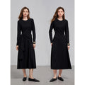 Vestido Midi Preto com Recorte nas Costas e Cintura Marcada