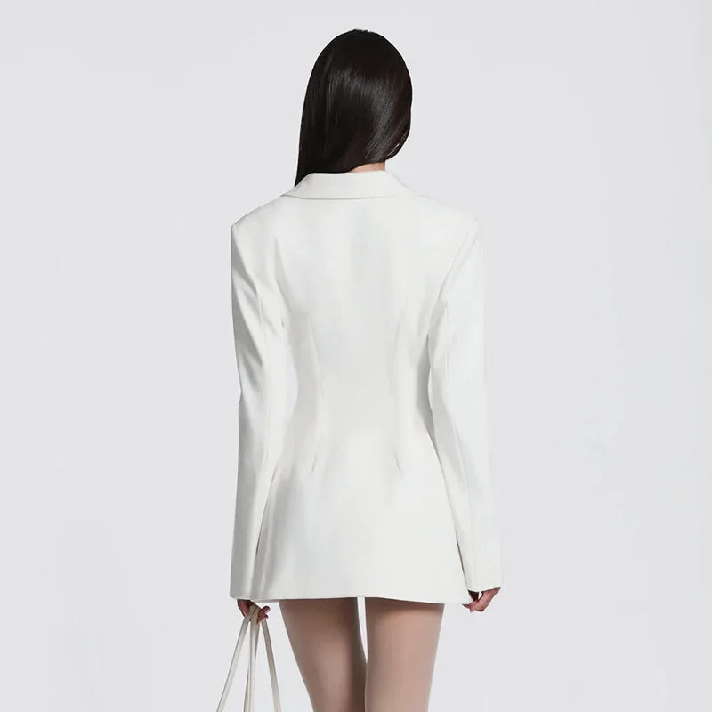 Vestido Blazer Feminino com Ombreiras e Saia Evasê