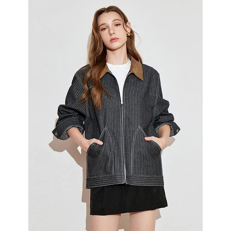 Jaqueta Feminina Listrada Estilo Barn com Gola Lapela