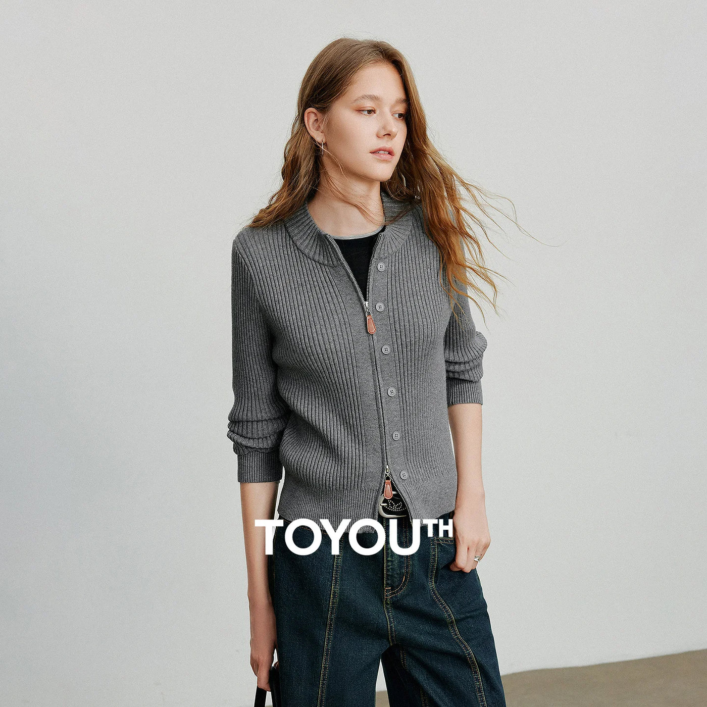 Cardigan Feminino de Tricô com Zíper e Caimento Slim