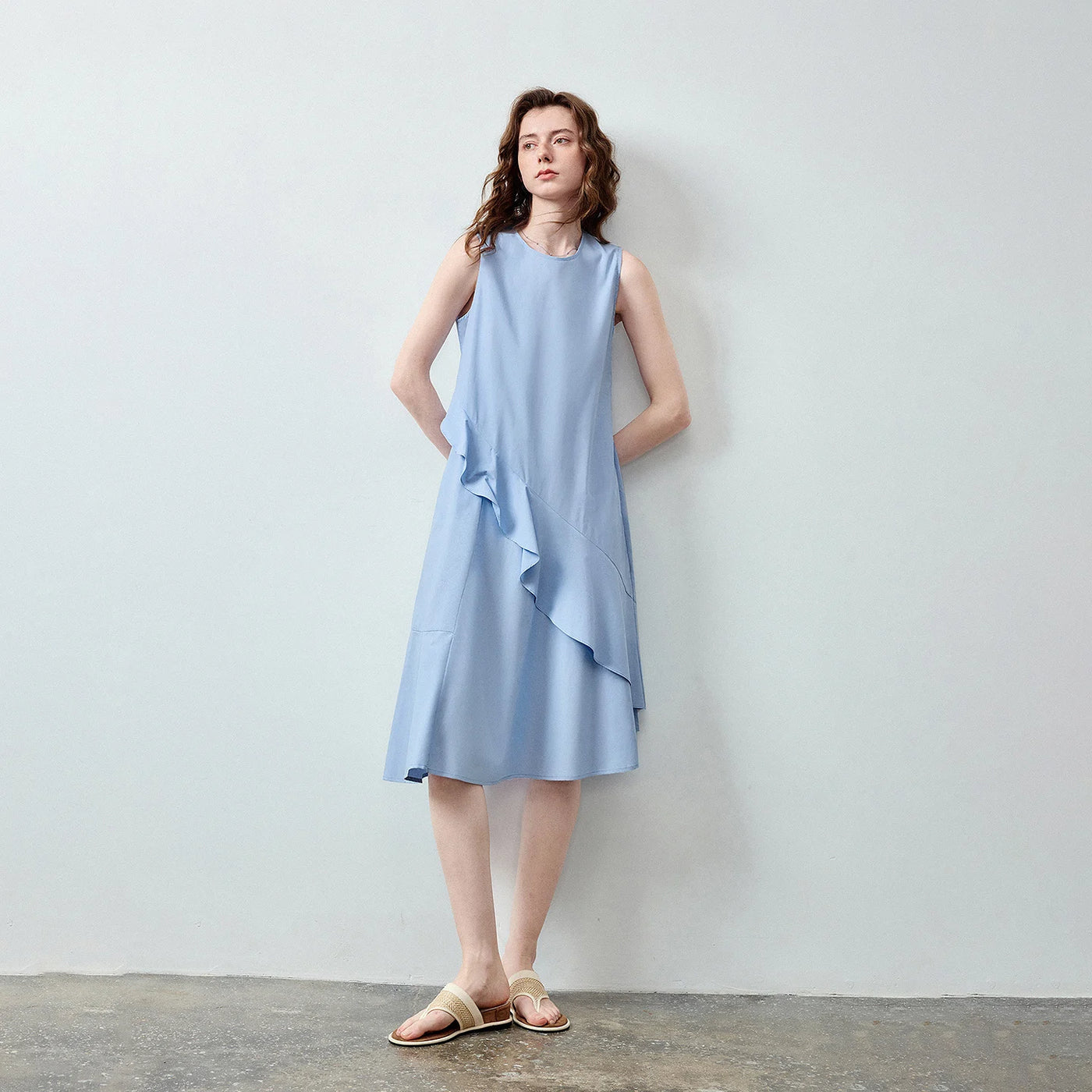 Vestido Curto em Algodão com Babados