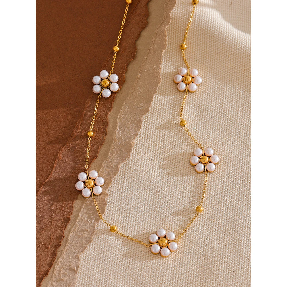 Colar Feminino Flor com Pérola em Aço Inoxidável