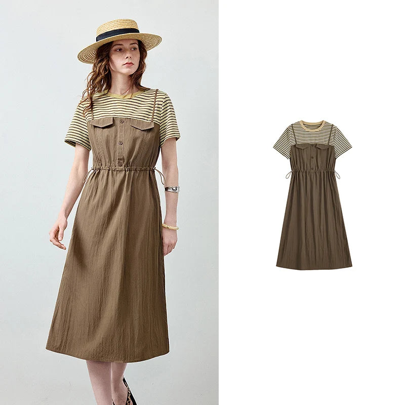 Vestido Camiseta Midi Listrado com Cintura Marcada