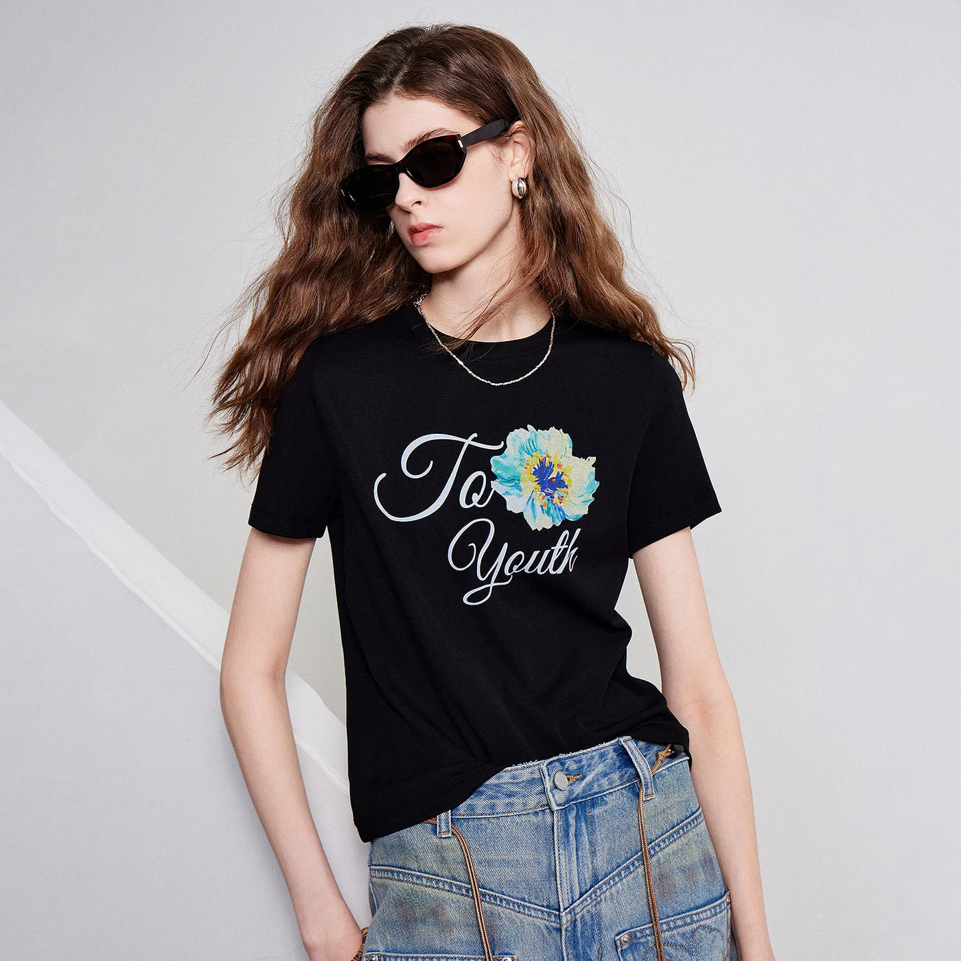 Camiseta Feminina de Liocel com Estampa Artística