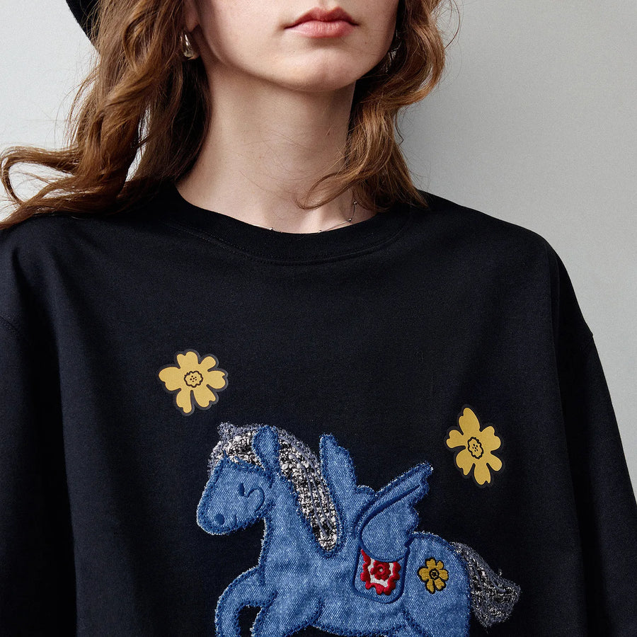 Camiseta Feminina de Algodão com Bordado Pônei Jeans