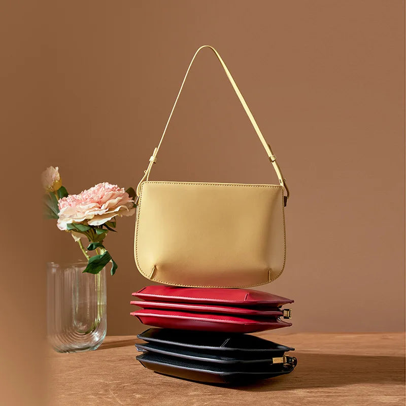 Bolsa Feminina Vermelha em Couro Legítimo Minimalista para Ombro