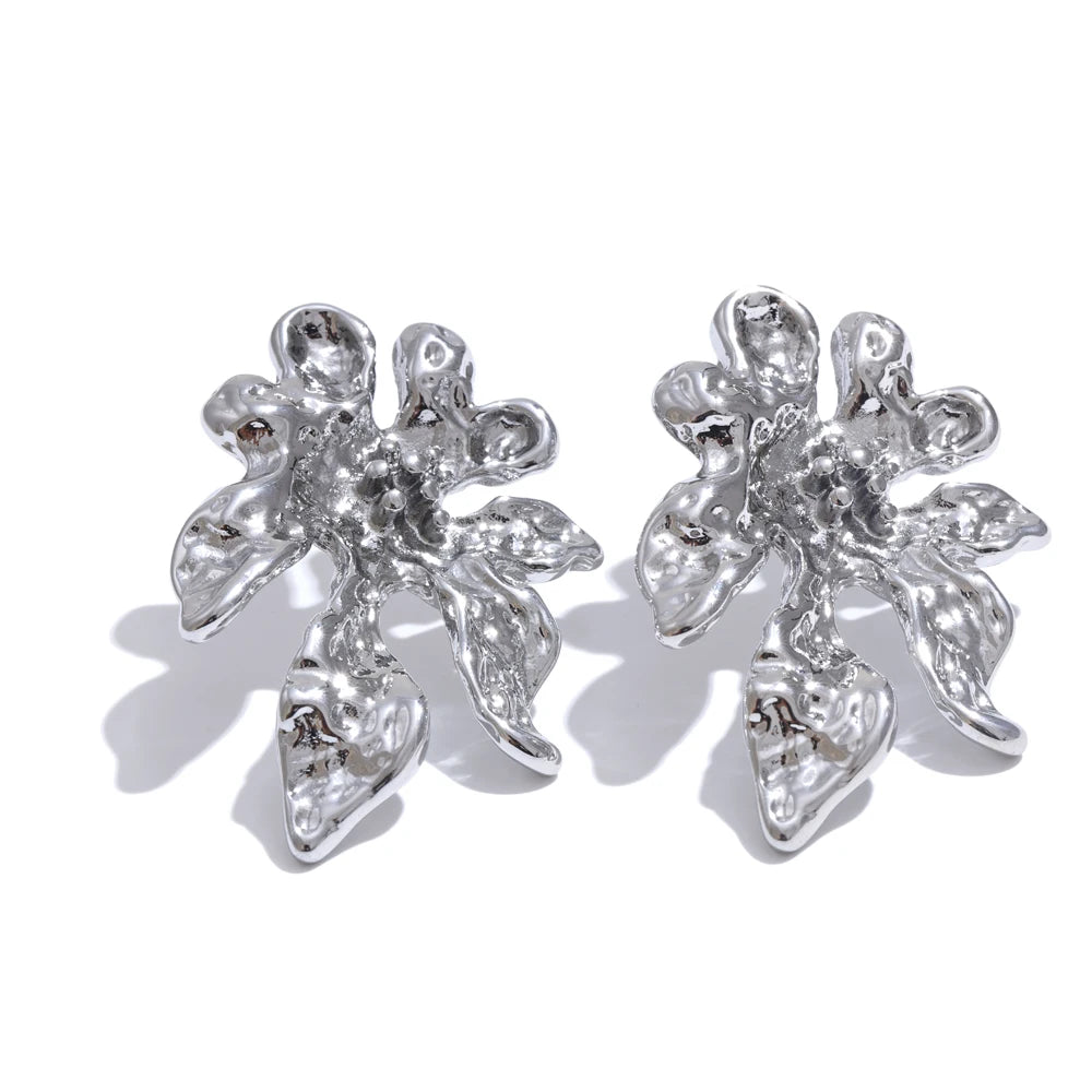 Brinco Flor Maxi Martelada em Aço Inoxidável