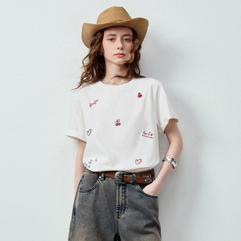 Camiseta Feminina 100% Algodão com Bordado Coração e Cereja