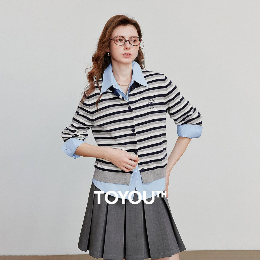 Cardigan Feminino Listrado Retrô com Gola Redonda