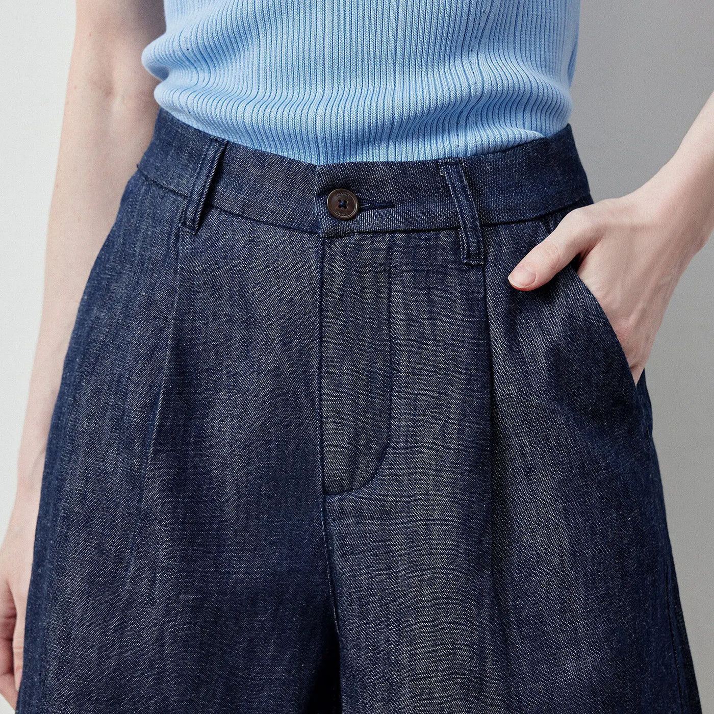 Shorts Jeans Feminino Algodão e Linho com Lavagem Vintage