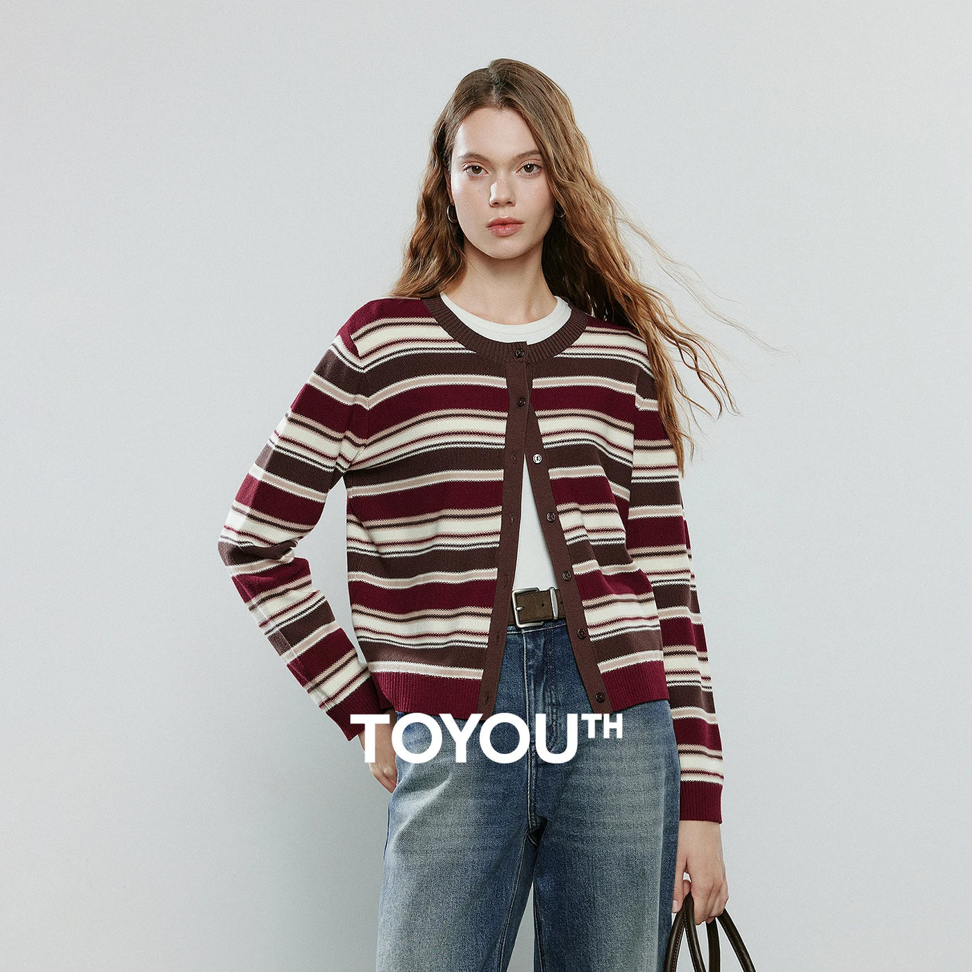 Cardigan Feminino Listrado Leve com Gola Redonda