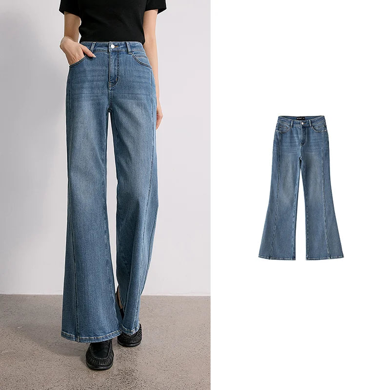 Calça Jeans Feminina Flare com Recortes e Elastano