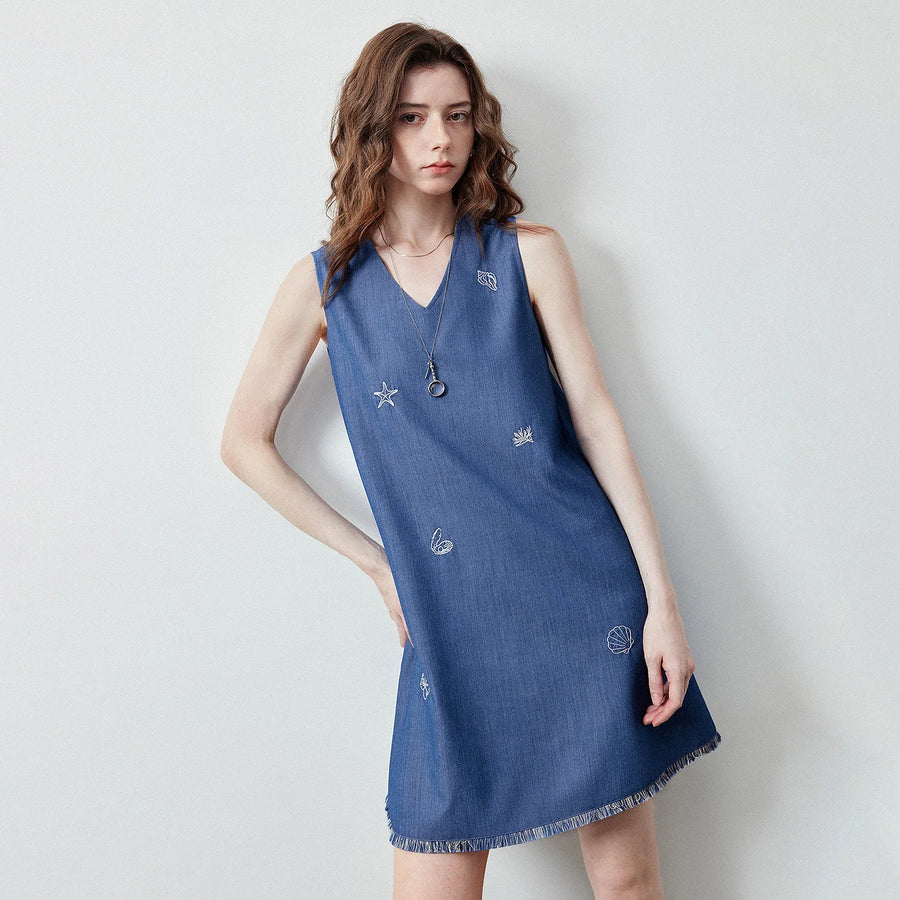 Vestido Curto Efeito Jeans com Decote V