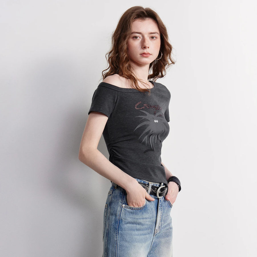 Camiseta Feminina Assimétrica Ombro a Ombro Estampada