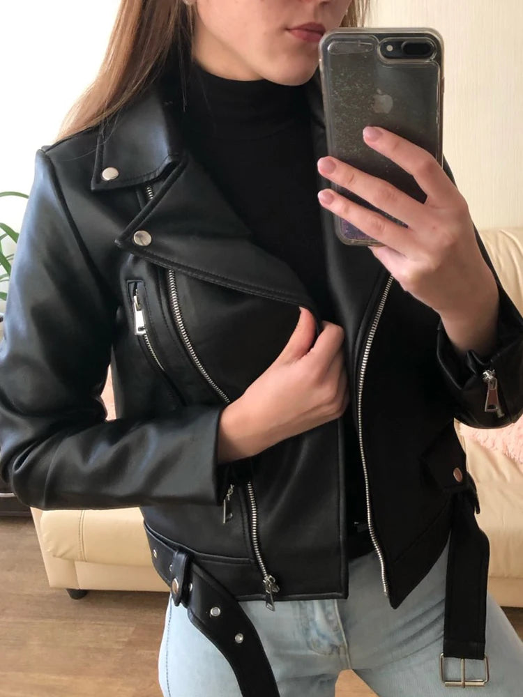 Jaqueta Biker Feminina em Couro Sintético Preta