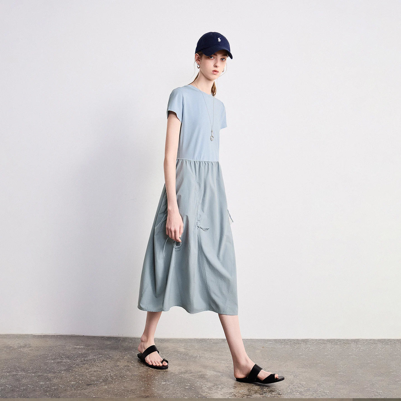 Vestido Midi de Liocel e Algodão com Recortes