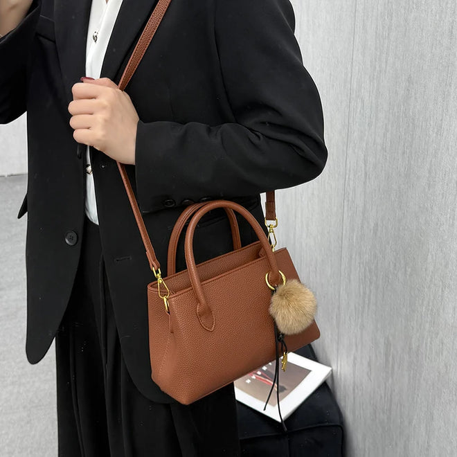 Bolsa Pequena de Mão Feminina em PU Couro Sintético com Alça Transversal