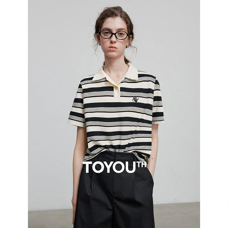 Camiseta Polo Feminina Listrada com Bordado