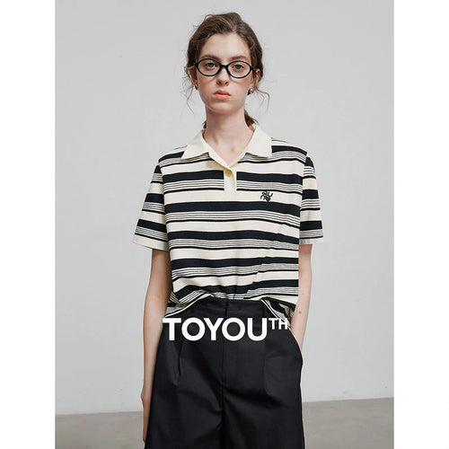 Camiseta Polo Feminina Listrada com Bordado