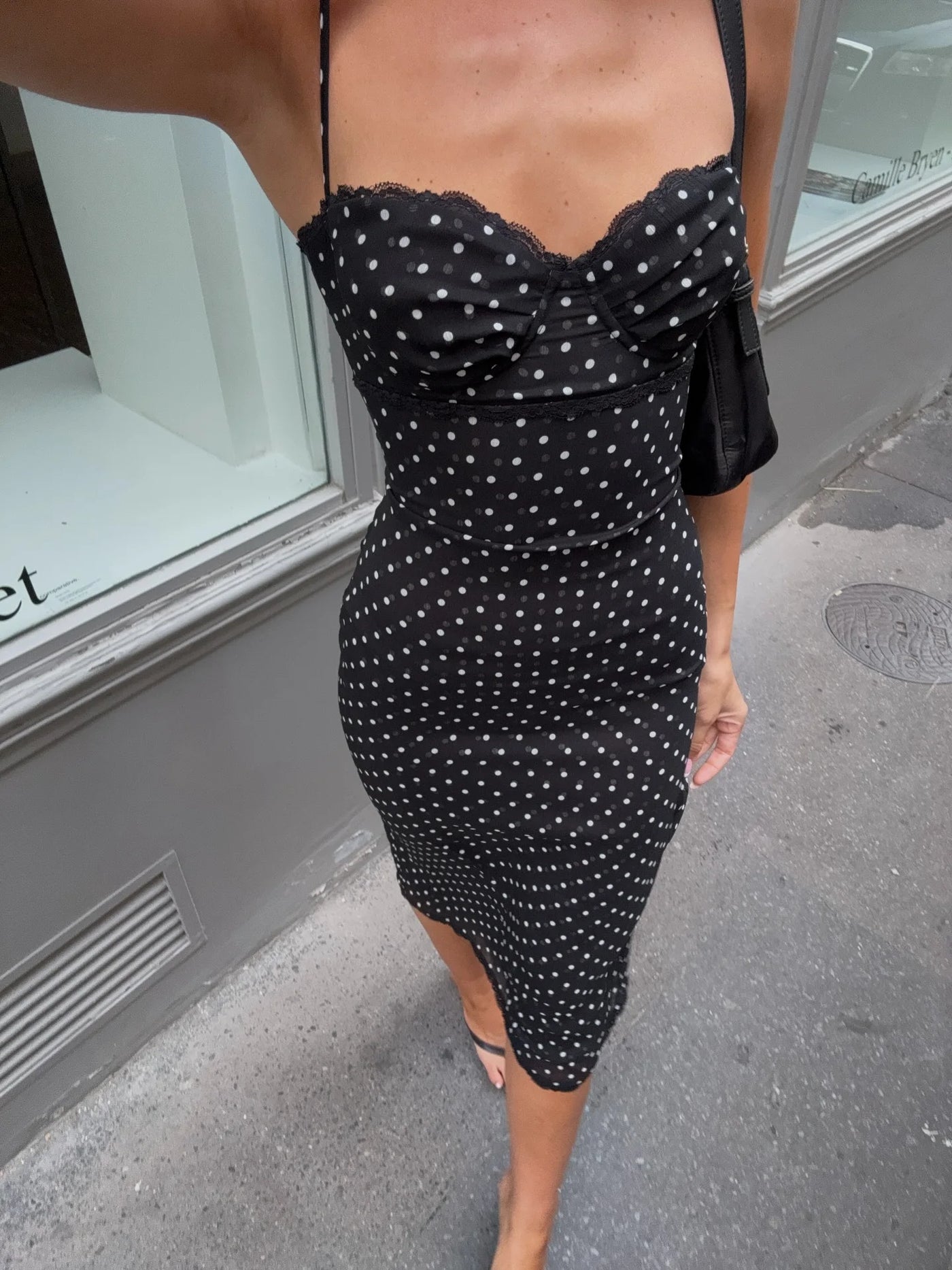 Vestido Midi Feminino Poá com Renda e Alças Finas