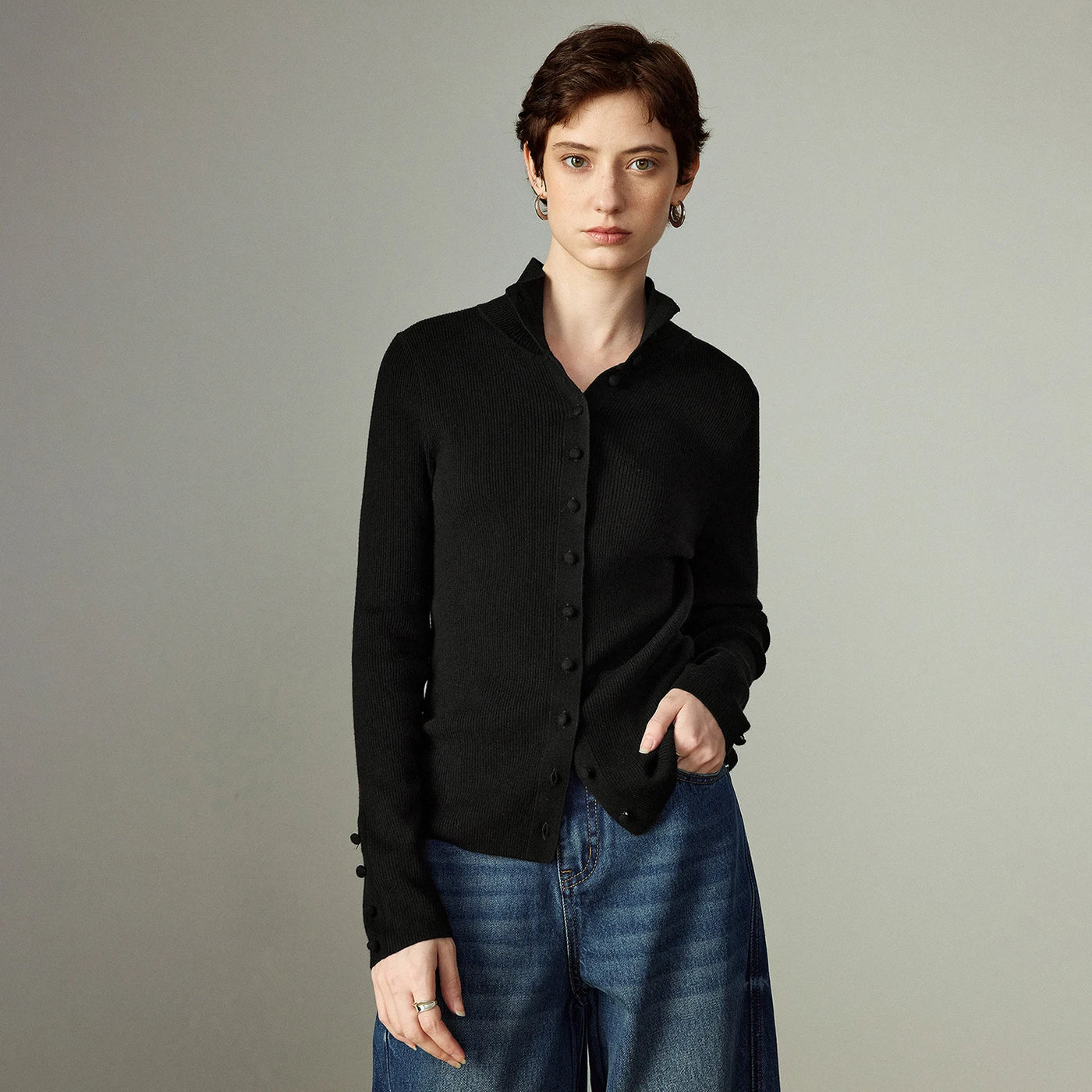 Cardigan Feminino de Lã Assimétrico com Gola Alta