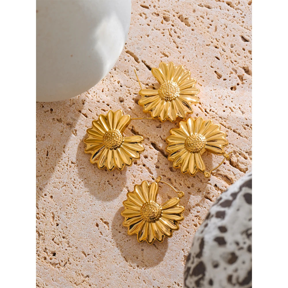 Brinco de Argola Floral em Aço Inoxidável