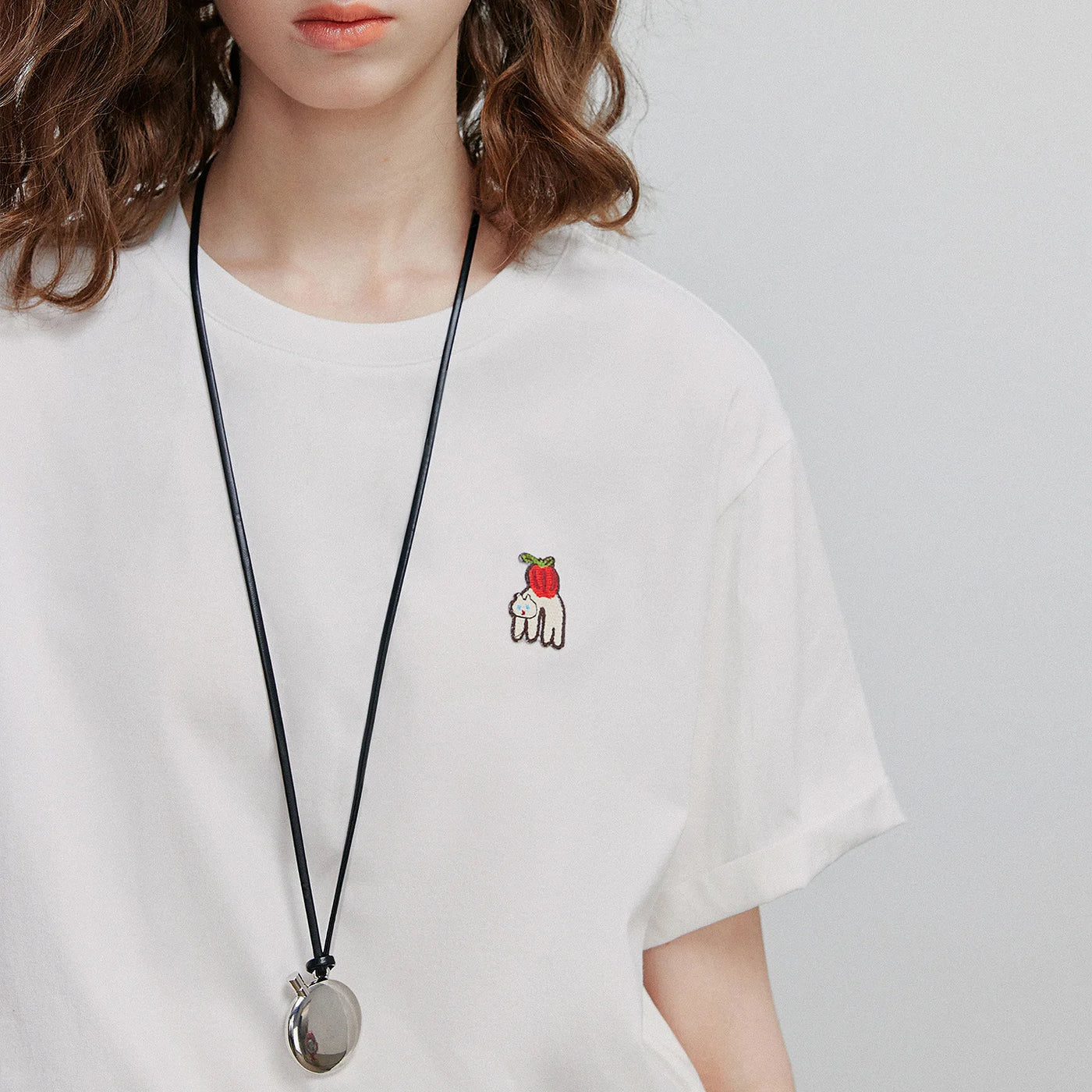 Camiseta Feminina 100% Algodão com Barra Assimétrica