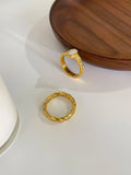 Anel Oval com Madrepérola e Banho Ouro 18K