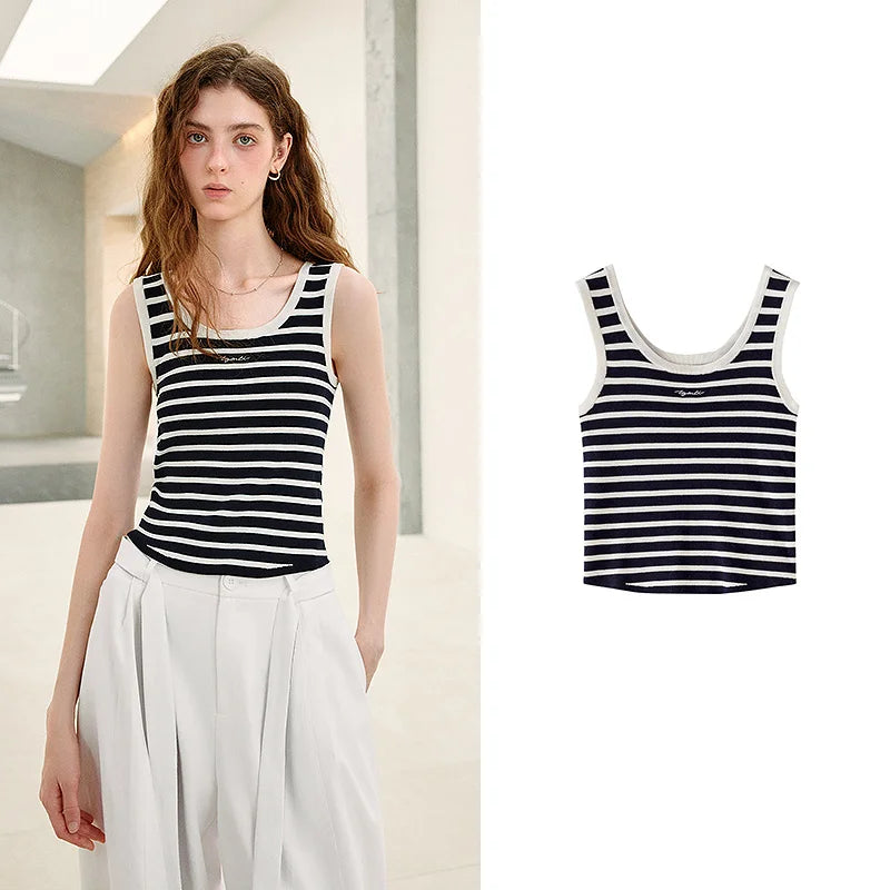 Blusa Feminina de Tricô com Lã e Barra Assimétrica