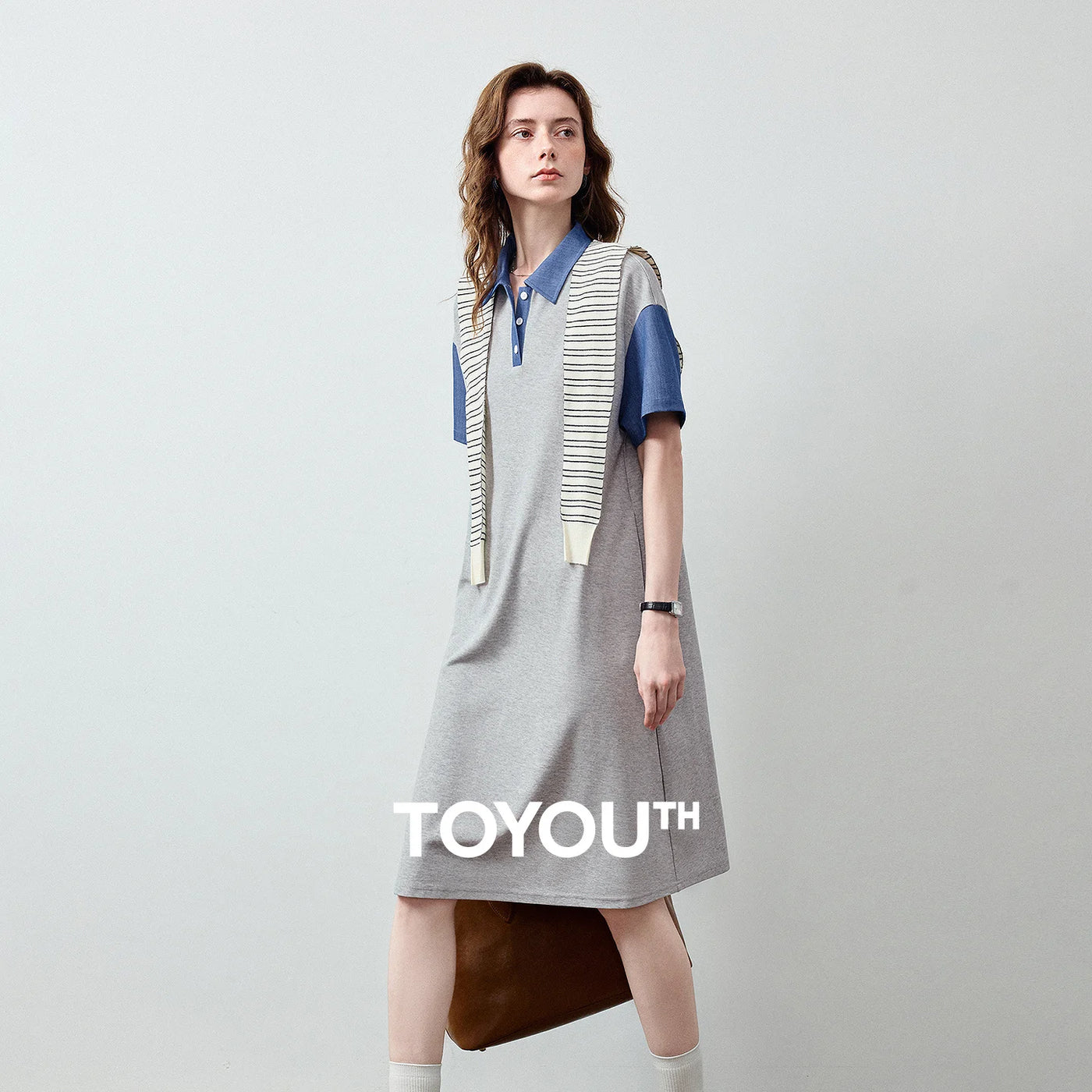 Vestido Polo Curto Jeans com Recortes