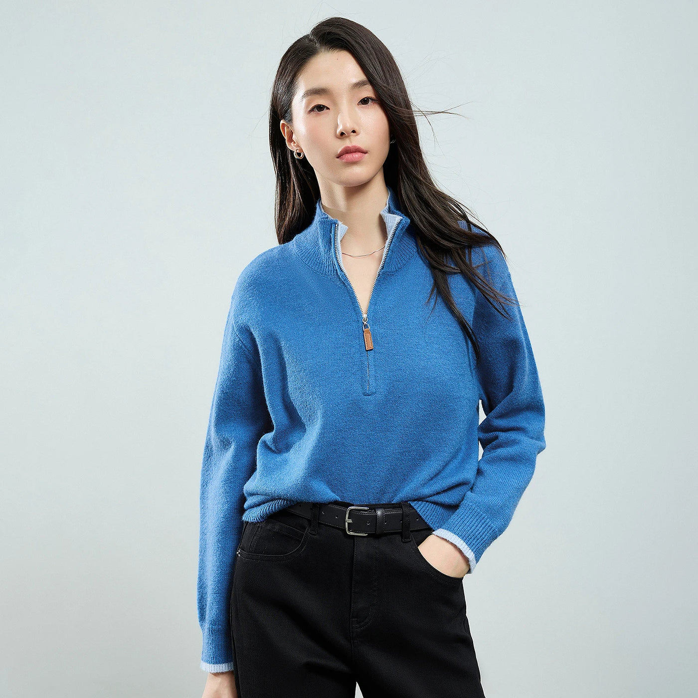 Suéter Feminino Color Block com Zíper e Gola Alta