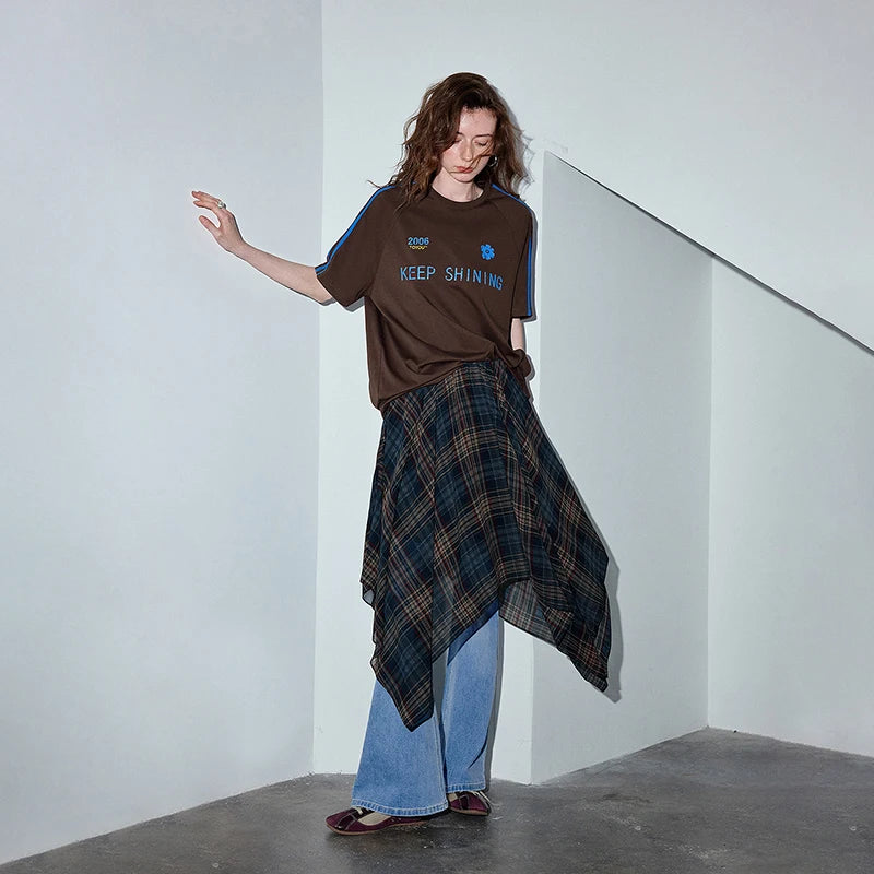 Camiseta Feminina Raglan Oversized com Estampa de Letras