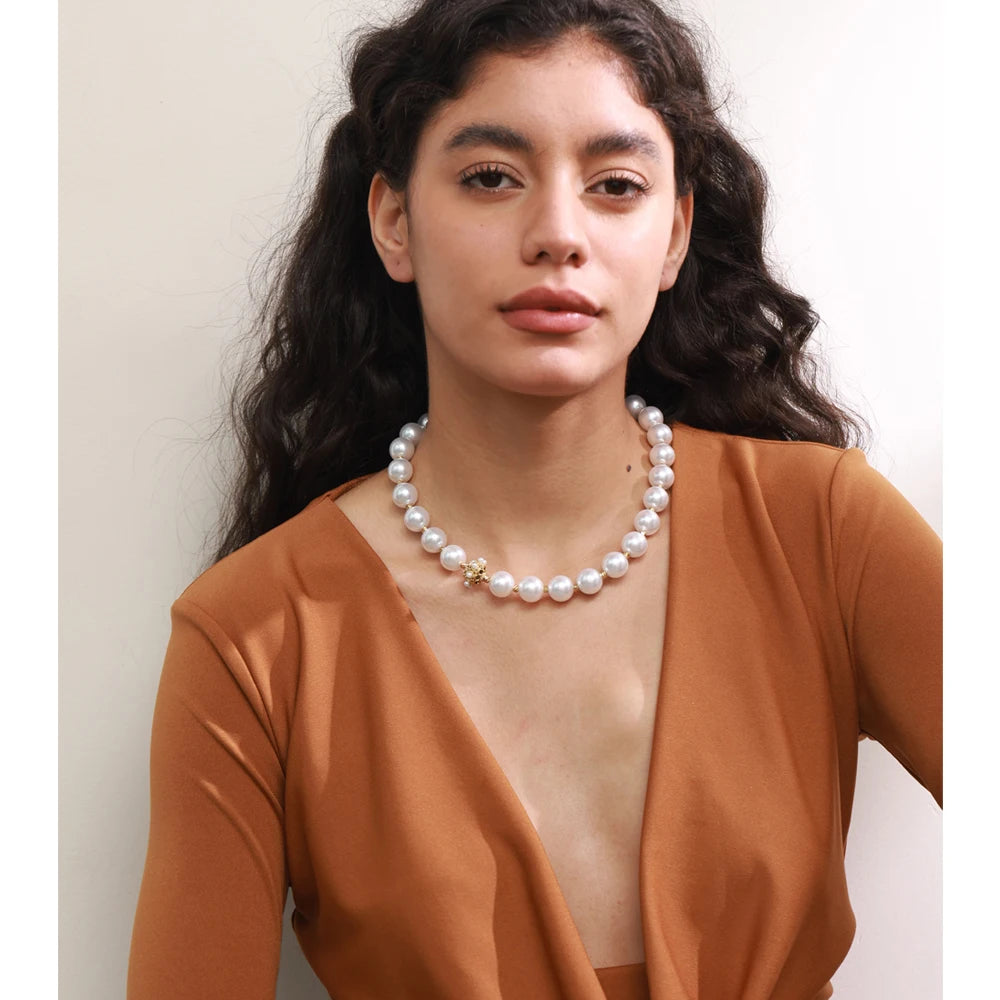Colar Feminino Redondo com Pérola em Aço Inoxidável