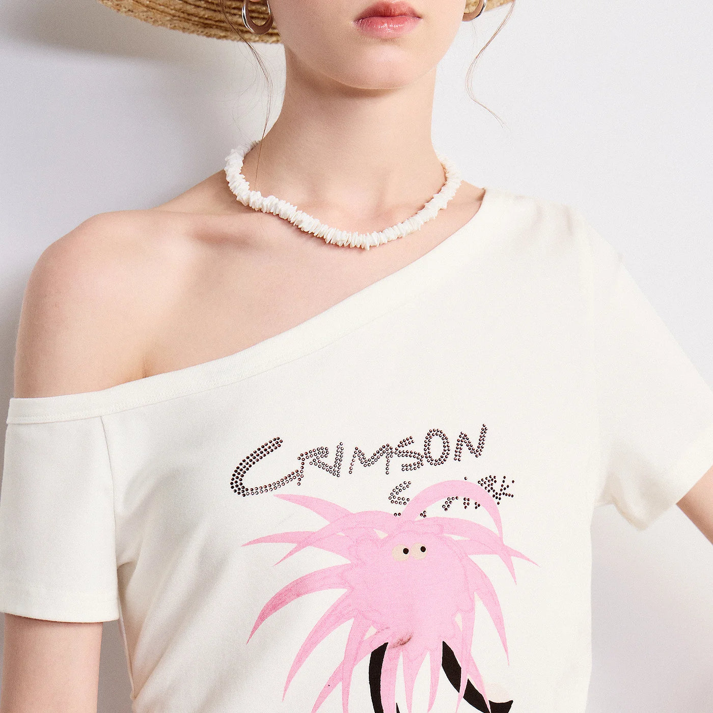 Camiseta Feminina Assimétrica Ombro a Ombro Estampada