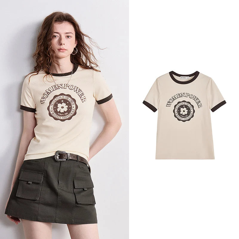 Camiseta Feminina de Liocel e Algodão com Estampa Floral Retrô