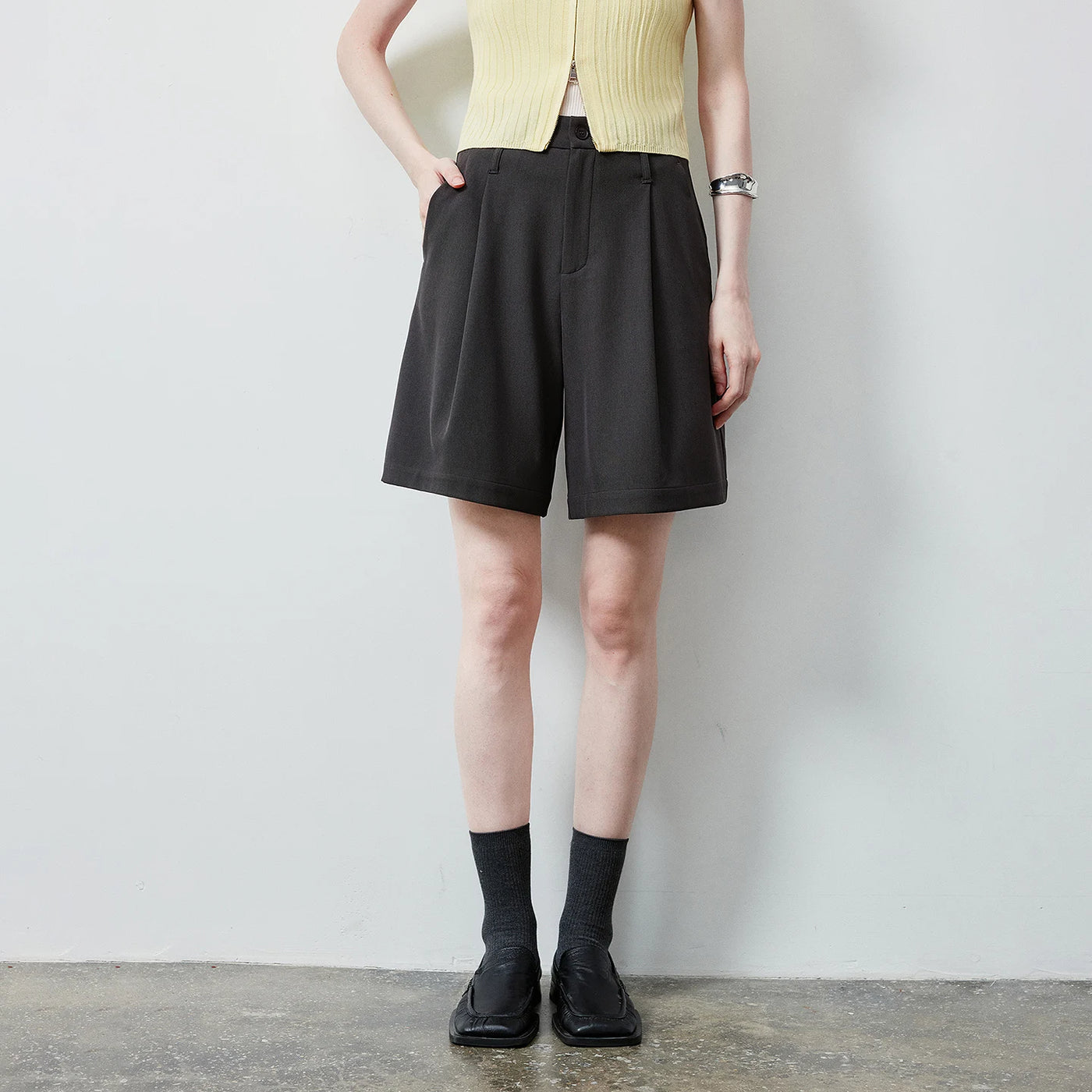 Shorts Alfaiataria Feminino Wide Leg Cinza